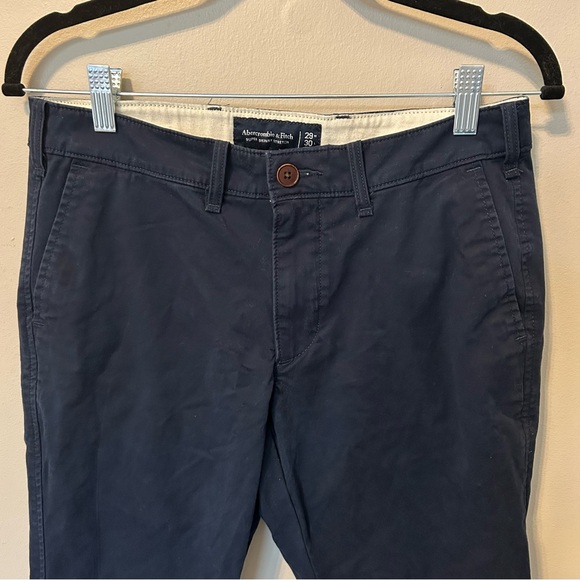 Abercrombie and Fitch Men's Navy Pants - Picture 4 of 6